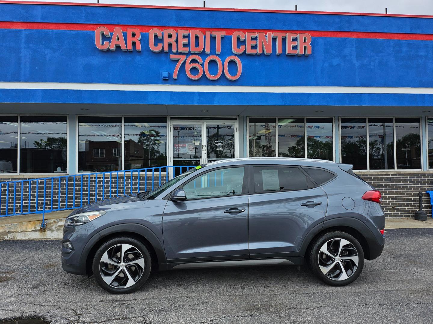 2016 GRAY Hyundai Tucson Eco (KM8J33A2XGU) with an 1.6L L4 DOHC 16V engine, 7A transmission, located at 7600 S Western Ave., Chicago, IL, 60620, (773) 918-3980, 0.000000, 0.000000 - Photo#0